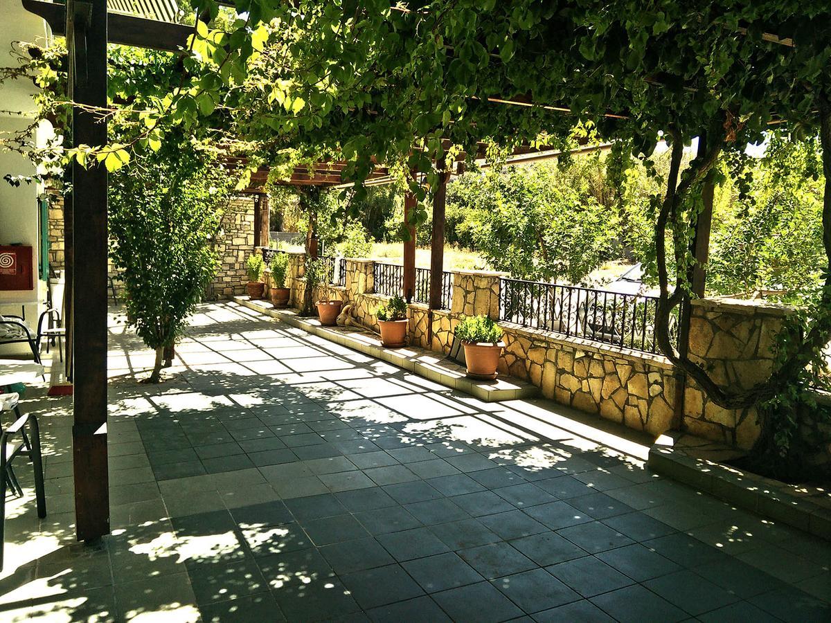 Dimitris Villa Hotel Matala Buitenkant foto