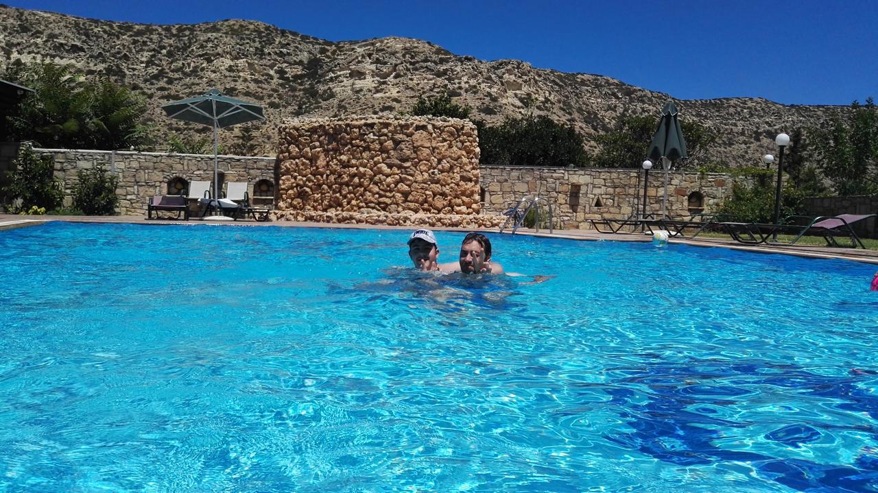 Dimitris Villa Hotel Matala Buitenkant foto