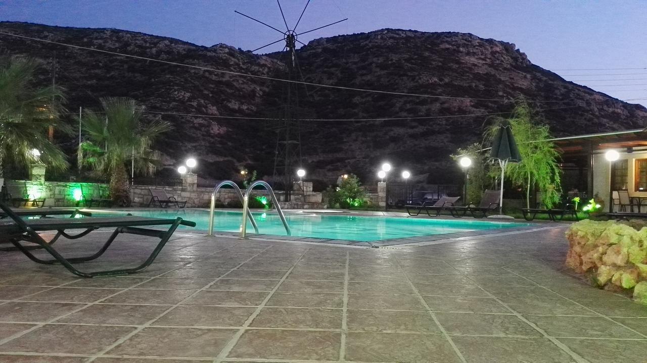 Dimitris Villa Hotel Matala Buitenkant foto