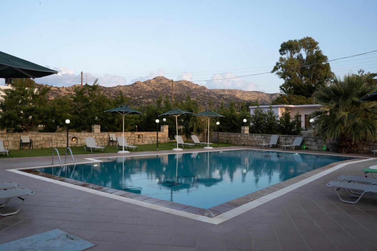 Dimitris Villa Hotel Matala Buitenkant foto