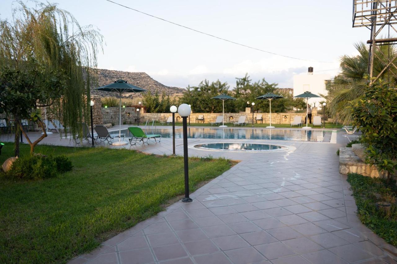 Dimitris Villa Hotel Matala Buitenkant foto