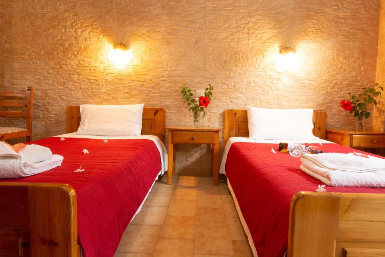 Dimitris Villa Hotel Matala Buitenkant foto
