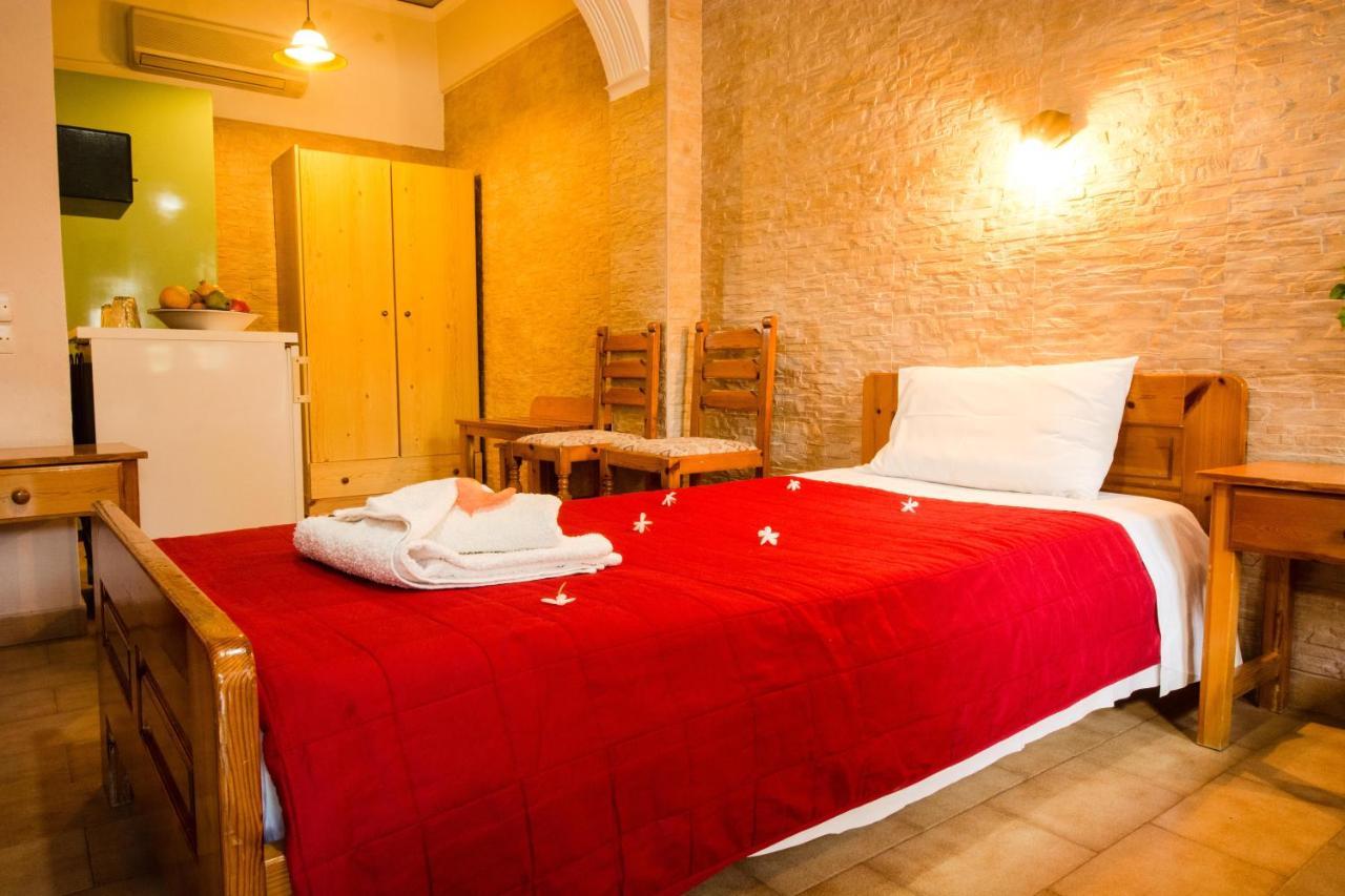 Dimitris Villa Hotel Matala Buitenkant foto